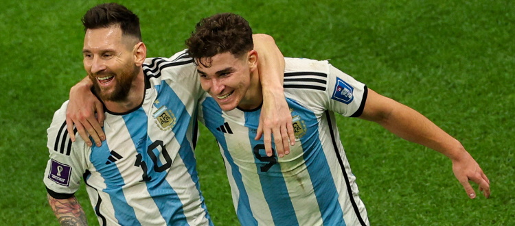 Messi e Alvarez trascinano l'Argentina in finale al Mondiale: Croazia spazzata via 3-0