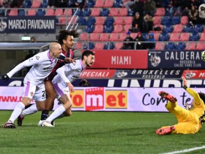 Un film già visto, il Bologna si ferma sul più bello: modesto 1-1 con la Cremonese, un autogol di Chiriches vanifica un rigore di Okereke