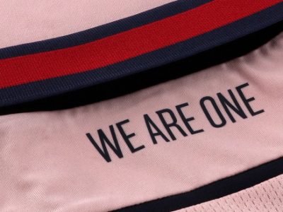 Le maglie rosa utilizzate in Bologna-Atalanta da stasera all'asta su MatchWornShirt