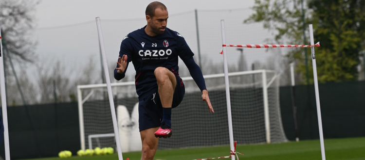 Ultimo allenamento della settimana per il Bologna, nessuna novità dall'infermeria