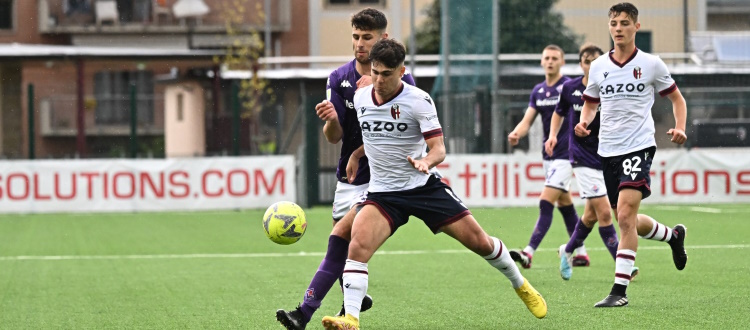 Bologna Primavera, il copione non cambia: buona prova, ma vincono gli altri. Rossoblù sconfitti 2-0 dalla Fiorentina, playoff più lontani