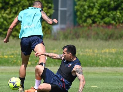 Lavoro tecnico-tattico e partitella verso Bologna-Napoli, non ancora in gruppo Kyriakopoulos e Soriano