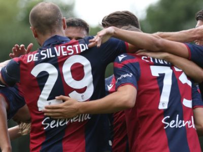 Scarico ed esercitazioni tecniche per il Bologna ad Alkmaar. Barrow, Orsolini e Posch al lavoro a Casteldebole