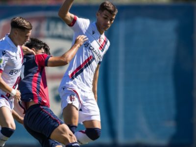 Terza sconfitta su cinque gare di campionato per il Bologna Primavera, i rossoblù cadono anche a Cagliari: 1-0, gol di Pulina nel finale