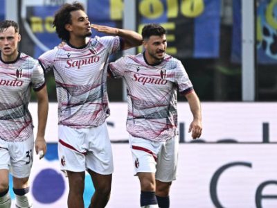 Bologna enorme, Inter fermata sul 2-2 a San Siro: un rigore di Orsolini e una magia di Zirkzee replicano al doppio vantaggio di Acerbi e Lautaro