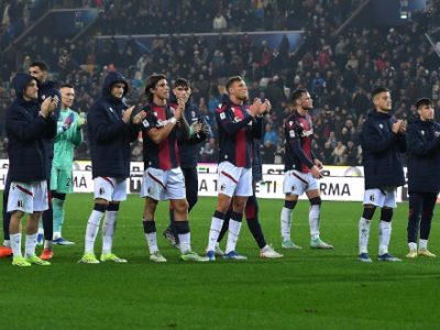 Il Bologna chiude un 2023 da urlo con la prestazione peggiore: l'Udinese domina e trionfa 3-0, dai tifosi rossoblù lo spettacolo migliore