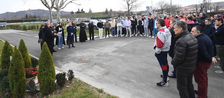 A Casteldebole la commemorazione di Niccolò Galli a 23 anni dalla scomparsa: presente la famiglia e tutto il Bologna