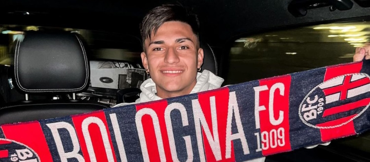 Castro è sbarcato a Bologna: "Onorato di indossare questa maglia". Domani Dall'Ara e settimana prossima presentazione ufficiale