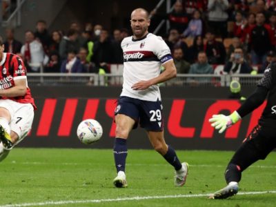 Il Bologna si fa beffare dal Milan e mette a rischio l'Europa: doppio Gimenez e Pulisic ribaltano Orsolini, a Roma entrambe si giocheranno tutto