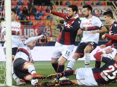 Le firme di Destro e Falletti sull'ultimo successo interno del Bologna contro il Genoa: era il 2018. Italiano, Di Vaio e Bani gli ex della sfida