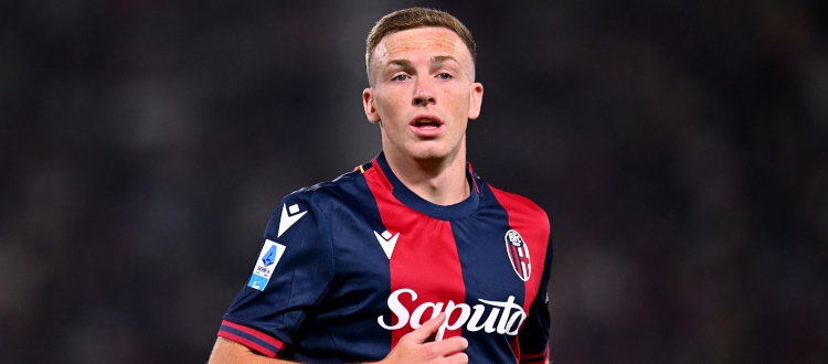Di seguito, suddivise per argomenti principali, le dichiarazioni rilasciate in conferenza stampa dal centrocampista rossoblù Lewis Ferguson al termine di Bologna-Juventus 1-1, match che l’ha visto faticare un po’ al rientro fra i titolari e sprecare una ghiotta chance al 93′. Pareggio che va stretto – «Siamo un po' frustrati: soprattutto nel secondo tempo eravamo dominanti, abbiamo dato tutto per segnare il secondo gol ma ci è mancata un po' di qualità negli ultimi metri». Manca un penalty – «Dal campo quello su Remo mi era sembrato rigore e credo che l'abbia pensato tutto lo stadio. Poco fa ho rivisto l'azione in video e sono ancora più convinto che il rigore ci fosse». Rush finale – «Oggi abbiamo preso un punto, non è male ma noi queste gare vogliamo vincerle. Ora andiamo avanti e pensiamo alla partita contro il Milan: la sfida di San Siro sarà importante per la classifica e la giocheremo pensando al campionato, solo dopo il fischio finale ci concentreremo sulla Coppa Italia». Ancora in corsa – «Le dirette concorrenti hanno fatto punti e sappiamo che per tornare in Champions League bisogna vincere praticamente sempre, ma abbiamo davanti ancora tre gare: i conti li faremo alla fine». Ferguson: 