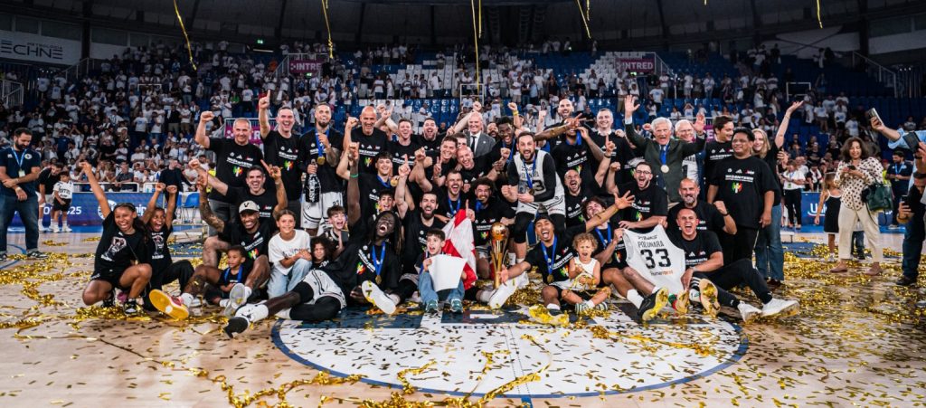 Basket, la Virtus Bologna è campione d'Italia per la 17^ volta: chiusa sul 3-0 la serie con Brescia, scudetto dedicato ad Achille Polonara