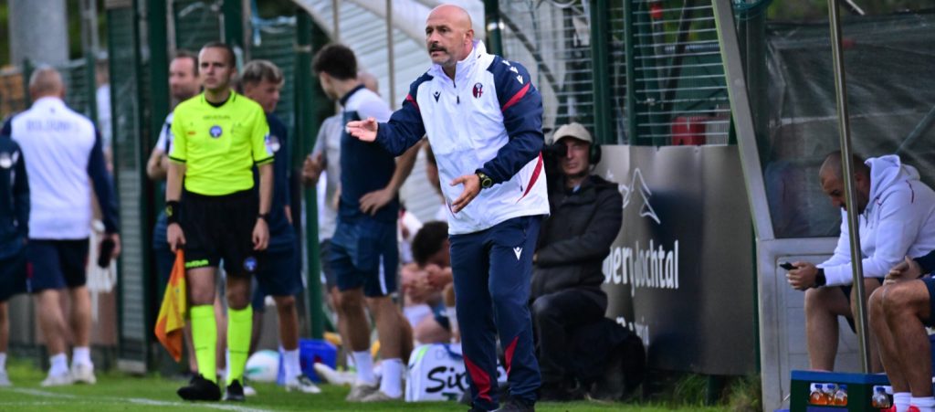 Italiano ai bambini: "Da piccolo sognavo Coppa Italia e scudetto... Lucumí e Ndoye? Li incateniamo". Poi arriva Morandi: show con Orsolini