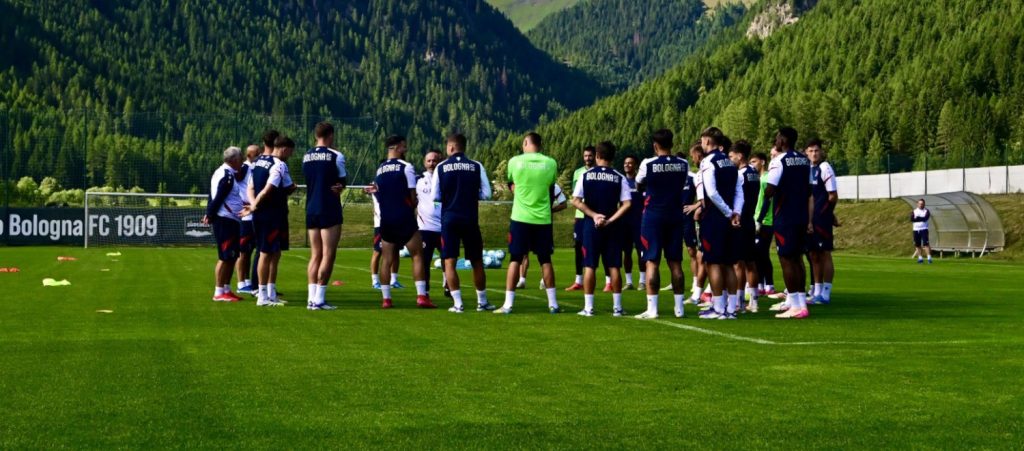 Bologna, ripresa delle attività a Valles: doppia seduta, recuperato Erlic. Primi allenamenti in gruppo per Bernardeschi: buona condizione e tocchi di classe