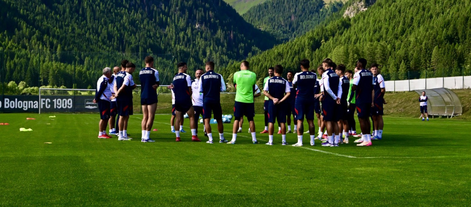 Bologna, ripresa delle attività a Valles: doppia seduta, recuperato Erlic. Primi allenamenti in gruppo per Bernardeschi: buona condizione e tocchi di classe