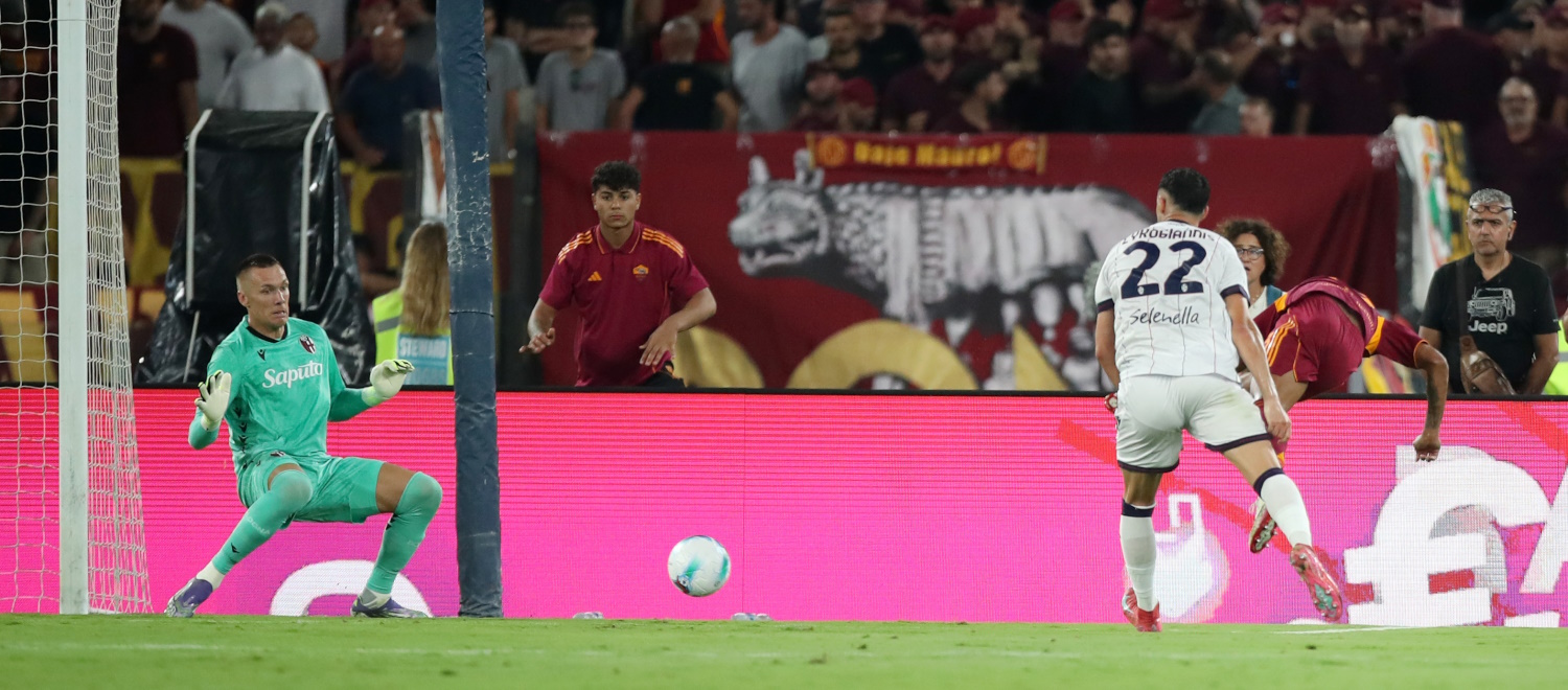 Un Bologna ancora imballato paga carissimo un errore di Lucumí: la Roma convince e si impone 1-0 all'Olimpico, decisivo Wesley
