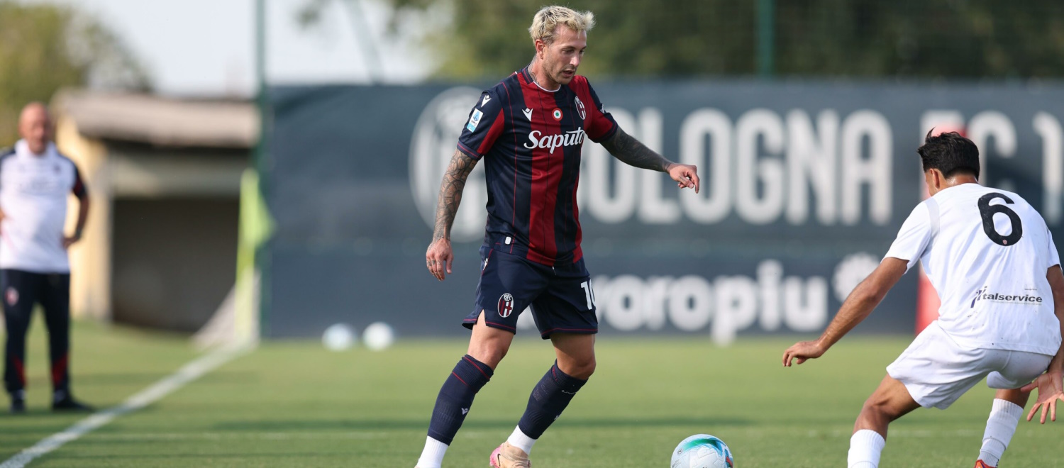 Lieve distorsione al ginocchio destro per Bernardeschi: terapie e differenziato, tornerà nel giro di 3 settimane