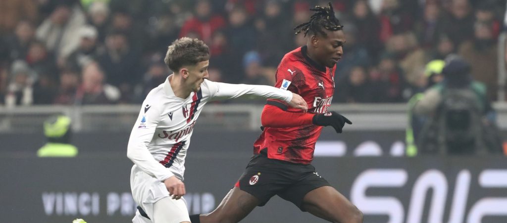Bologna, quasi 10 anni senza sbancare la Milano rossonera. Tra gli ex della sfida Saelemaekers in campo e Pobega out