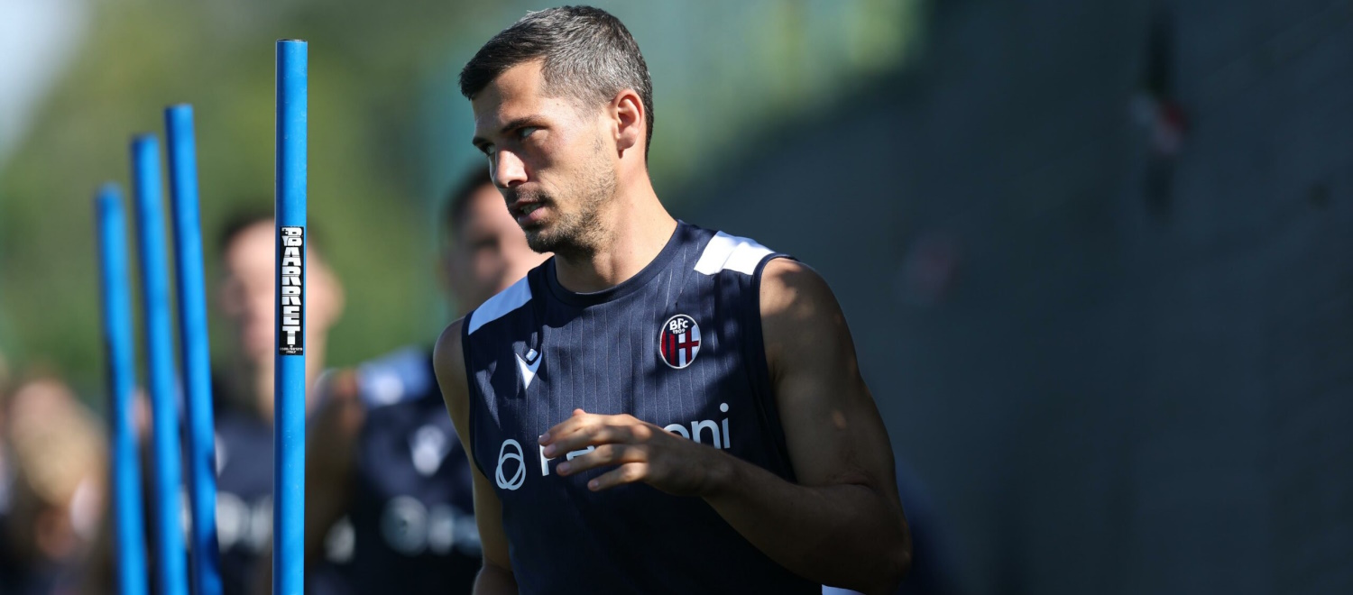 Esercitazioni tecnico-tattiche e partitella verso Bologna-Genoa, anche Pobega inizia il differenziato