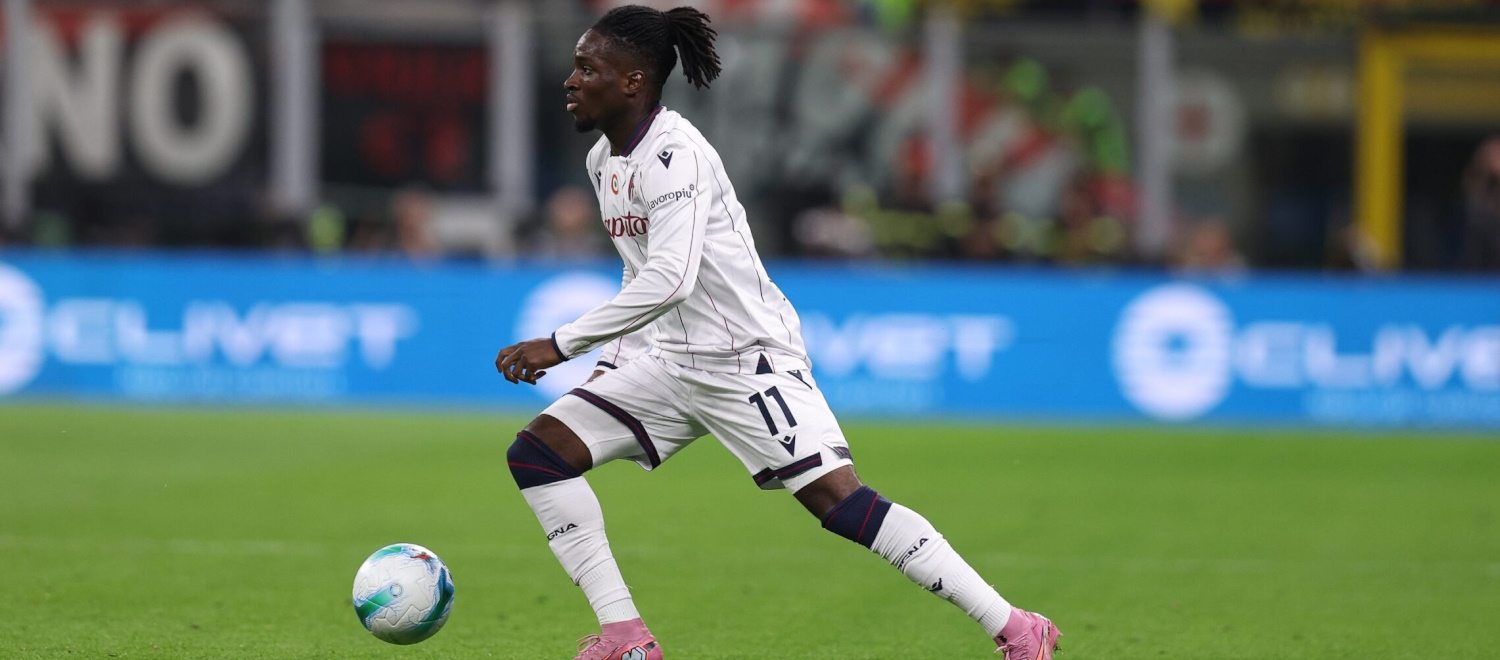 Esordio in Serie A e in maglia rossoblù per Rowe, terzo inglese e 977° giocatore nella storia del Bologna