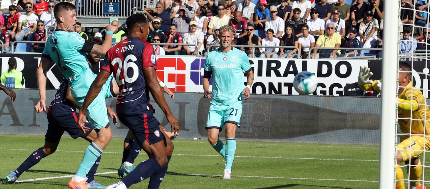 Il Bologna si sblocca in trasferta e vola al quinto posto: rossoblù autoritari a Cagliari, 0-2 firmato da Holm e Orsolini