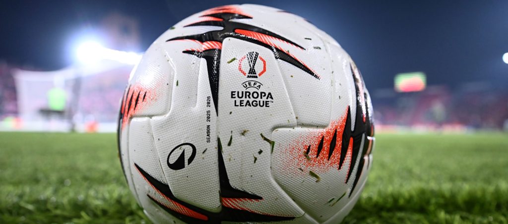 Coreografia prima di Bologna-Brann, la UEFA si è espressa: 50.000 € di multa al club e curva chiusa, ma con pena sospesa per i prossimi 2 anni