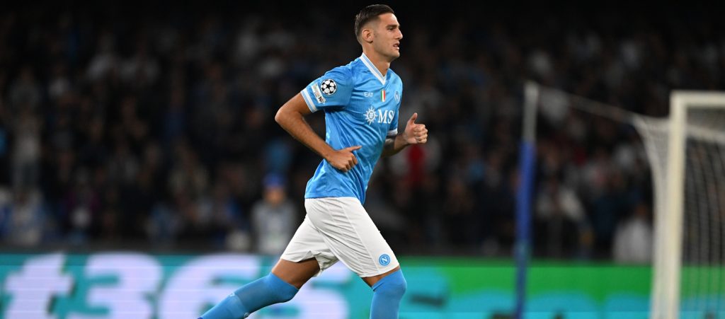 Il Bologna aveva trattato Lucca, poi l'attaccante ha preferito la Premier e il Nottingham. Ora avanti con Castro, Dallinga e Immobile