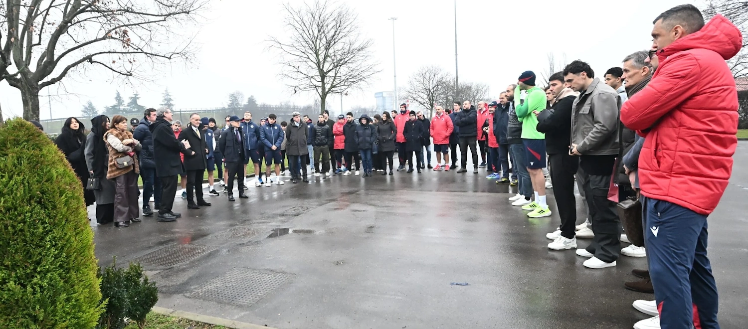 A Casteldebole il ricordo di Niccolò Galli a 25 anni dalla tragica scomparsa: presente la famiglia e tutto il Bologna