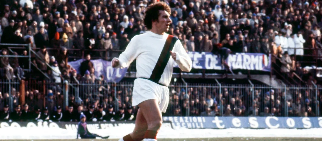 Il Bologna e il calcio italiano piangono 'Beppegol' Savoldi: l'iconico bomber si è spento oggi a 79 anni