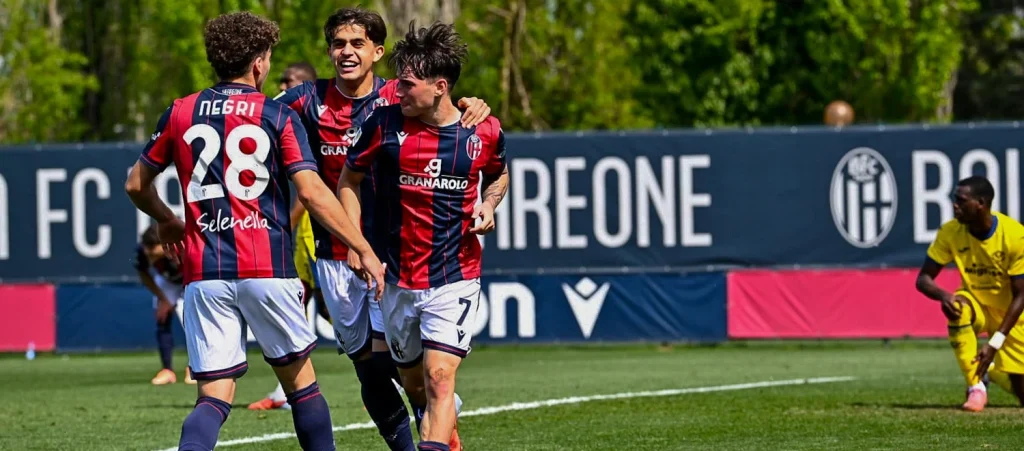 Il Bologna Primavera vince ancora e si porta a -1 dalla zona playoff: Verona battuto 1-0, basta un guizzo di Ferrari