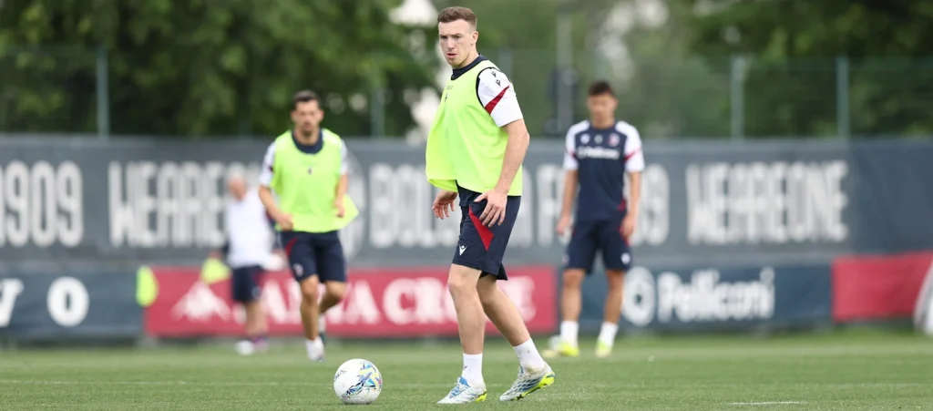 Procede la preparazione del Bologna alla sfida con l'Atalanta: oggi attivazione, esercitazioni tecnico-tattiche e partitella