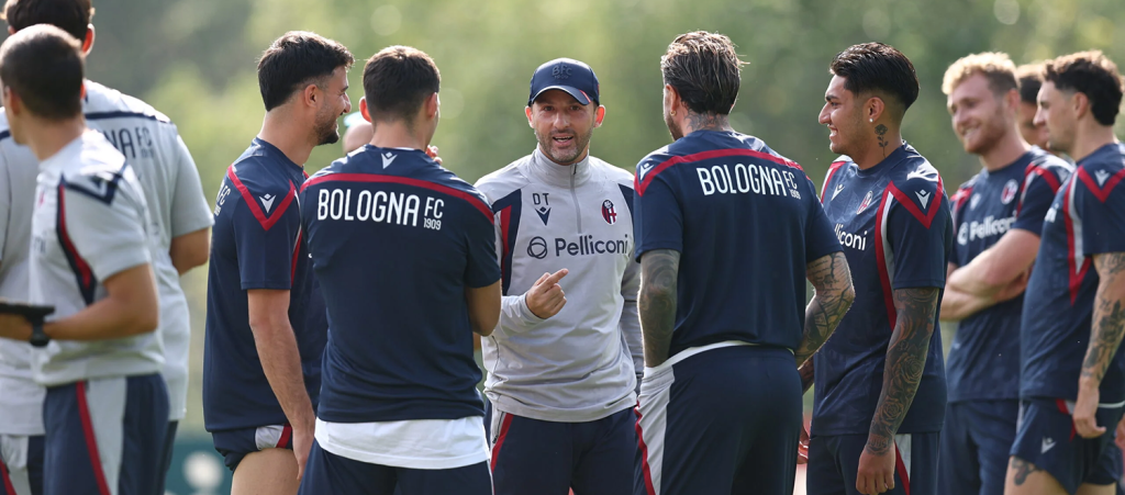 Prosegue la preparazione del Bologna nel ritiro di Valles, domani alle 12 amichevole con l'Arminia Bielefeld: diretta su YouTube