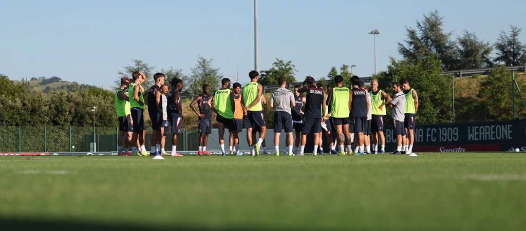Terminati i test al mattino, nel pomeriggio sia corsa che pallone per il Bologna. Domani doppia seduta alle 10 e alle 18