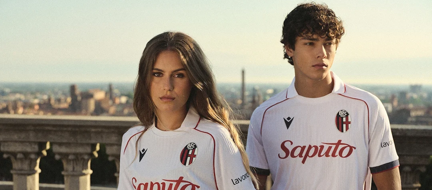 Eleganza, dettagli ricercati e un tessuto inedito: Macron presenta la maglia Away del Bologna per la stagione 2026/27