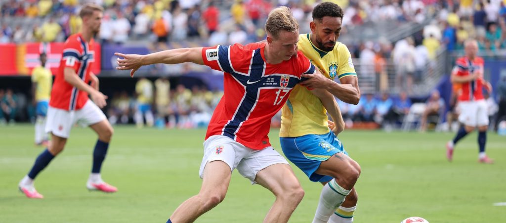 Haaland è la solita furia, la Norvegia continua il suo sogno mondiale: Brasile battuto 2-1, Heggem tiene a bada Vinicius & Co.