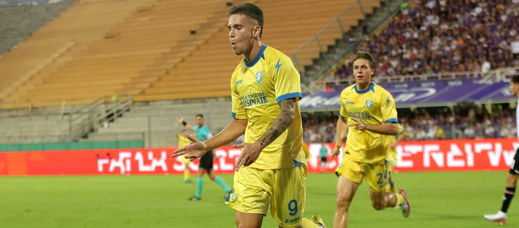Bologna, centravanti tra speranza e rimpianto: Raimondo schianta la Fiorentina coi suoi primi due gol in A, doppietta anche per Dallinga al debutto nel Colonia