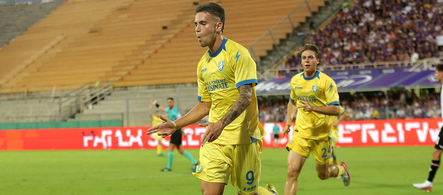 Bologna, centravanti tra speranza e rimpianto: Raimondo schianta la Fiorentina coi suoi primi due gol in A, doppietta anche per Dallinga al debutto nel Colonia