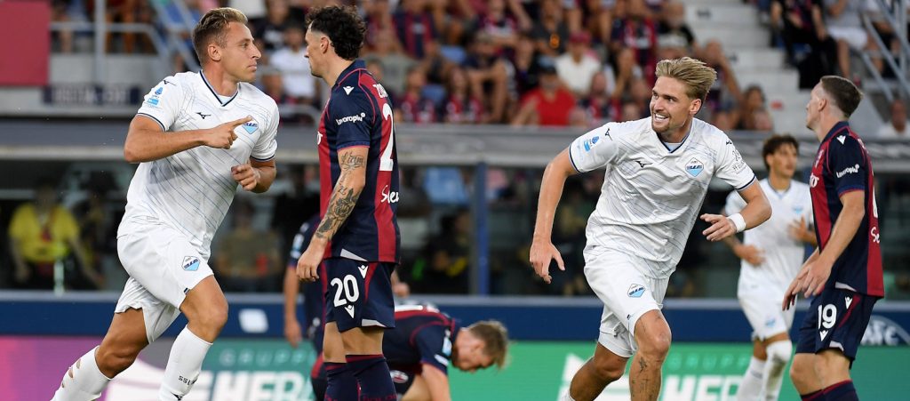Passo falso all'esordio per il Bologna di Tedesco: i rossoblù si svegliano troppo tardi, la Lazio espugna 1-0 il Dall'Ara con Frattesi