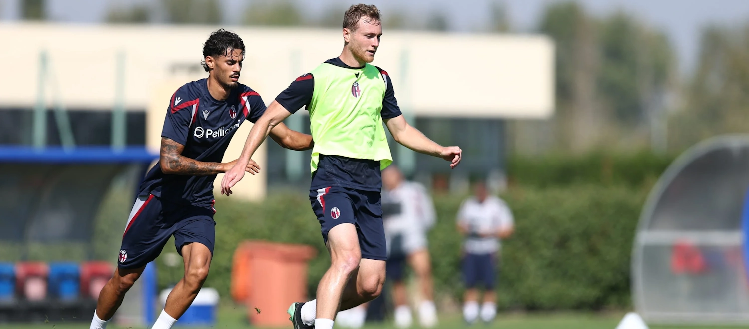 Seduta mattutina per il Bologna a Casteldebole: lavoro in palestra, attivazione atletica e partitella
